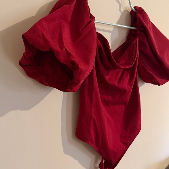 New whithtag Express Bold Red Puff Sleeve Bodysuit - Picture 3 of 8
